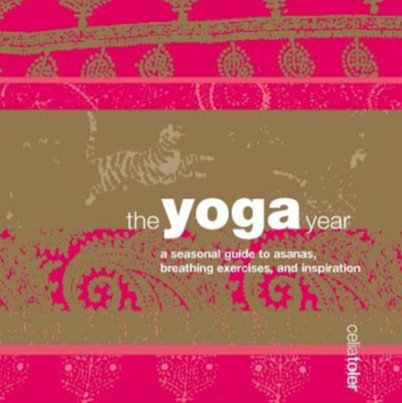 Book The Yoga Year - Breathing Exercises Inspiration Health Wellness Self Care - Picture 1 of 1